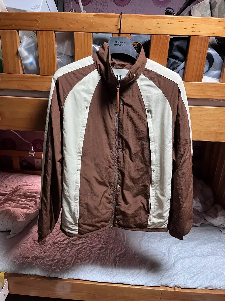 ジャケット・アウター SATUR PERCY COLLARLESS VARSITY JACKET MUSINSA | SATUR Percy Collarless Varsity Jacket Pure Ivory